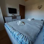 Tri Grose Vlasky Σαλέ Bešeňová