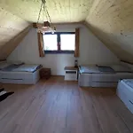 Tri Grose Vlasky Chalet