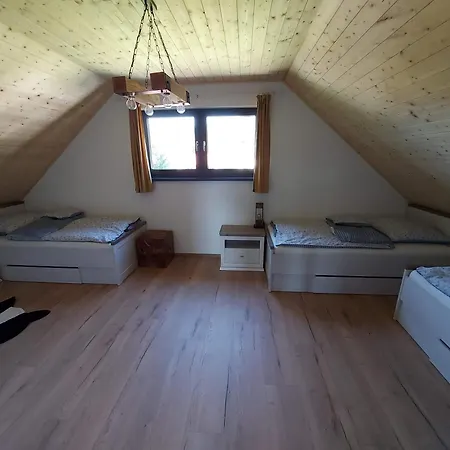 Tri Grose Vlasky Chalet